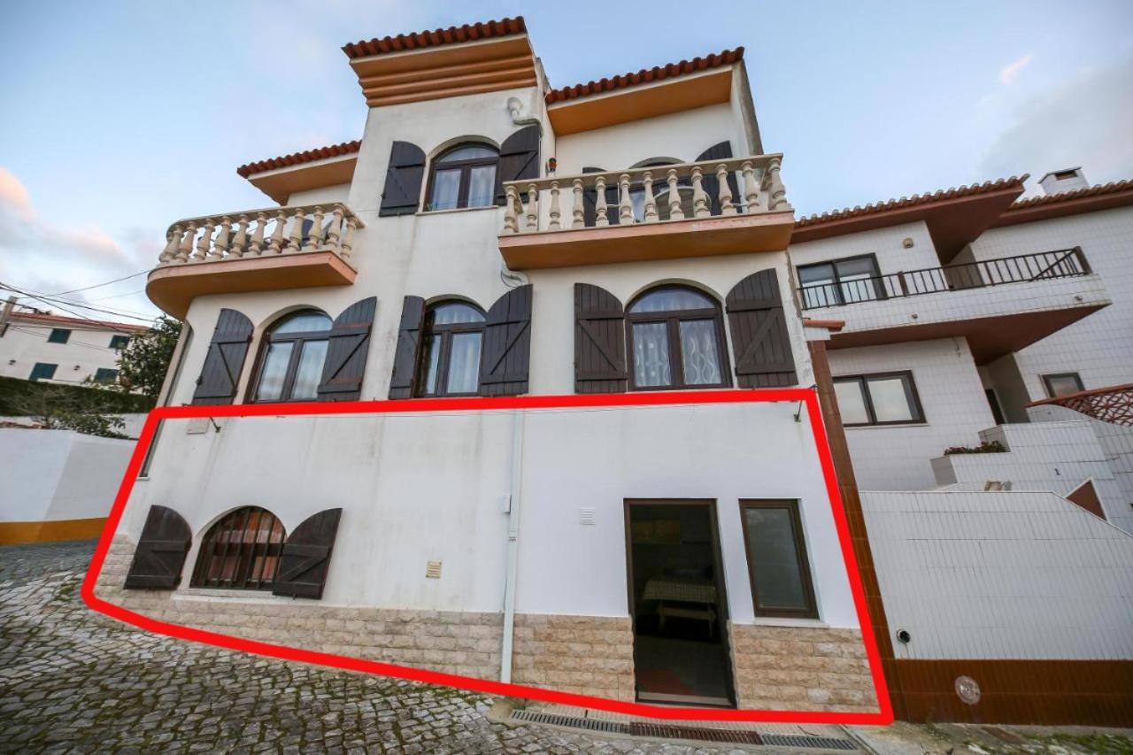Casa Da Tia Laura Apartment Nazaré Exterior photo